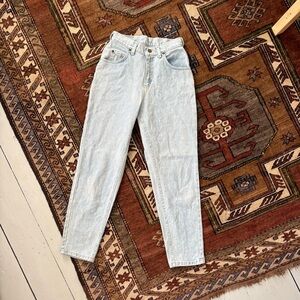 Vintage Lee's Women's Light Blue Straight Leg Jeans - Size 4 (25)
